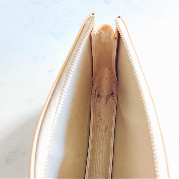 *SOLD* Louis Vuitton Vernis Pochette - Picture 14 of 16